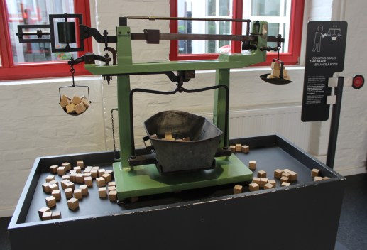 Phänomenta Zählwaage