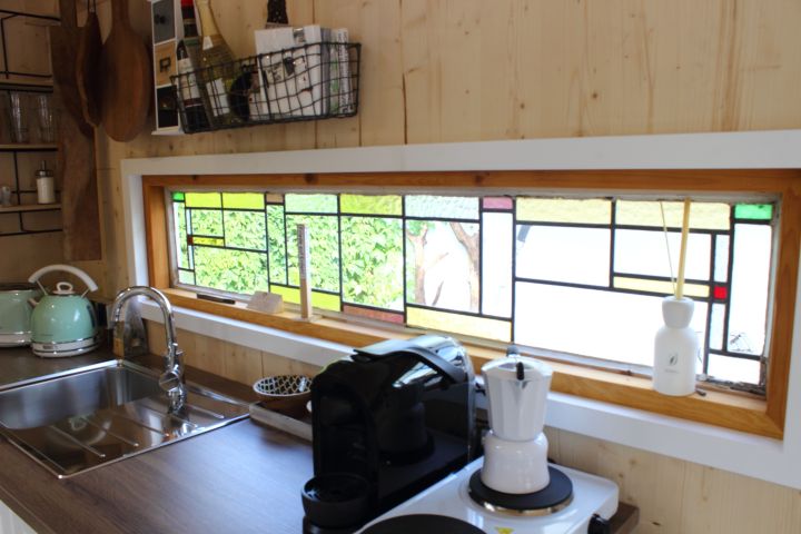 Tiny House Helden Fensterscheibe