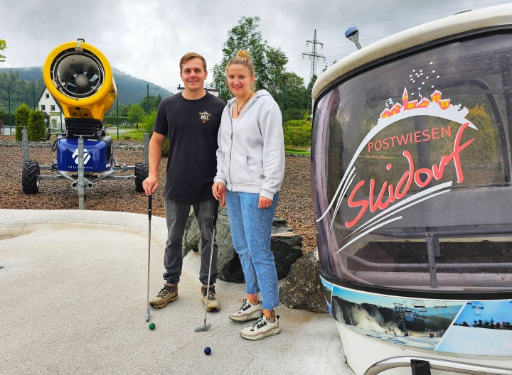 ABSCHLAG IM „ADVENTURE GOLF&nbsp;WINTERBERG“